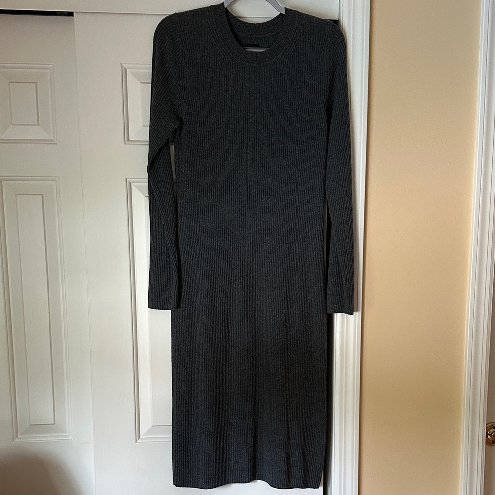 Elegant Gray Knit Dress